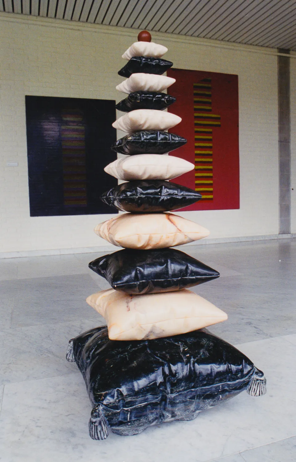 Small pillow sculpture Nordjyllands Kunstmuseum 2001