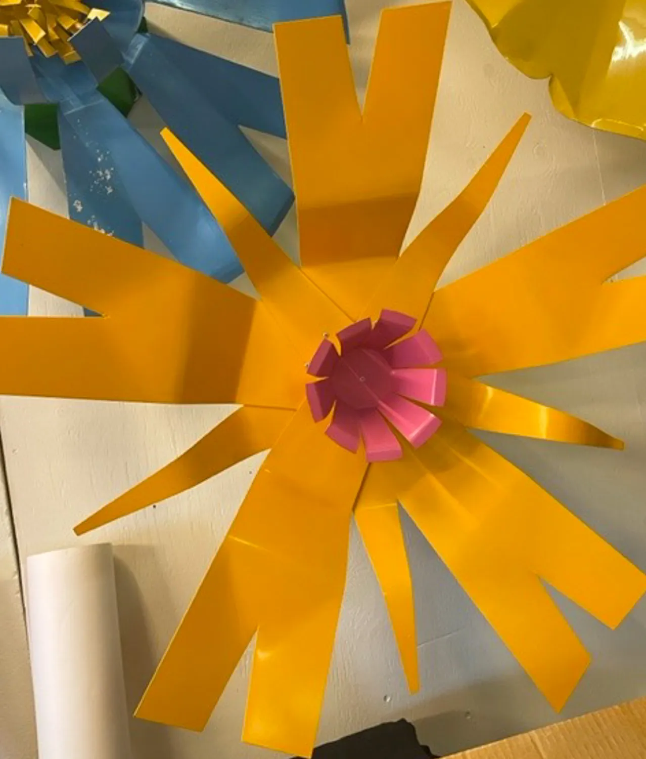 Metal flowers PG-SS-2-4, 43 (h) x 101 (w) cm