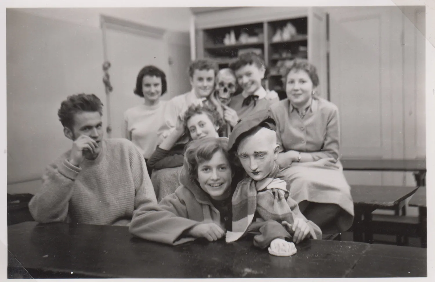 Lærer på Tegneskolen for Kvinder 1955
